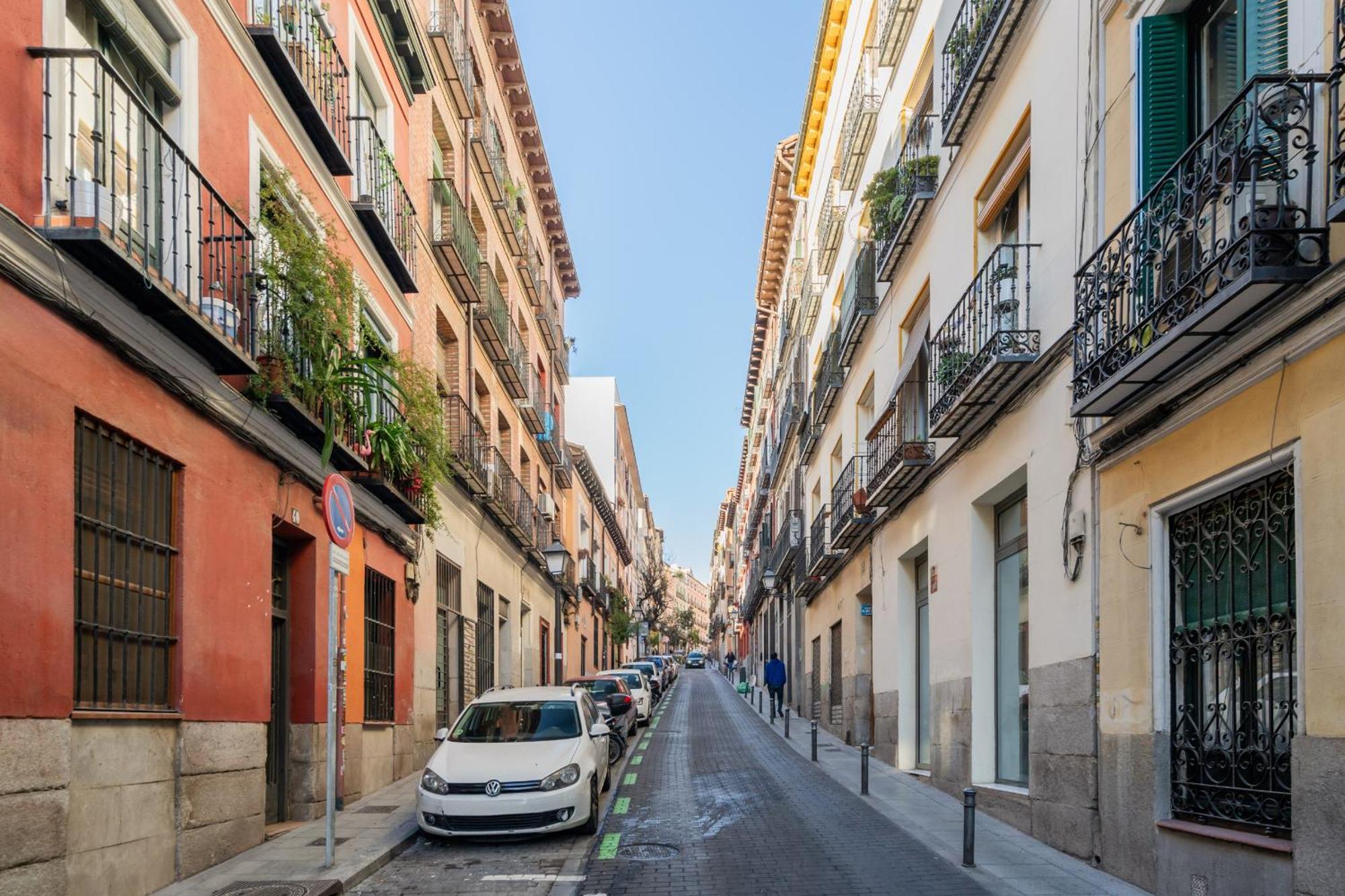Apartamento En La Plaza De Lavapies Alquiler Temporal Madri Exterior foto